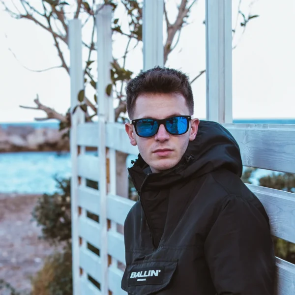 Eco-Friendly Bamboo Wood Classic Sunglasses with Blue Mirrored Polarized Lenses UV400 Protection for Men and Women