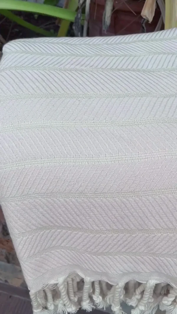 ILVA Turkish Hammam Towel - Luxury Spa & Sauna Towel | 100% Bamboo and Cotton Blend - Quick Dry, Absorbent, Sand-Resistant - White