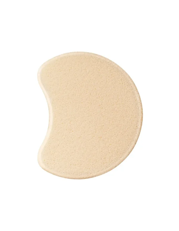 Sensai Sen Maq Total Finish Foundation with Sponge - Flawless Coverage and Soft Finish