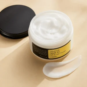 cosrx-advanced-snail-92-all-in-one-cream-100ml-real-product-skincare-setup COSRX Advanced Snail 92 All In One Cream 100ml real product skincare setup with authentic jar and cream texture